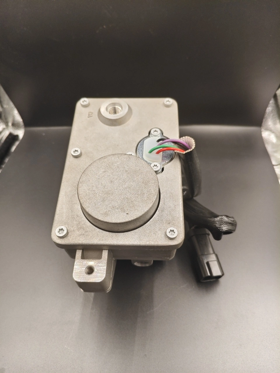 johndeere-actuator-1